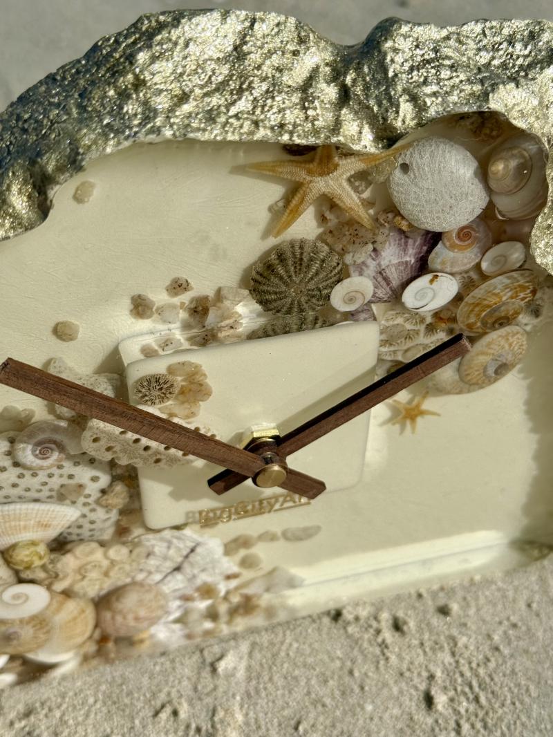 031 Seashell Resin Table Clock – Island Time from Koh Samui