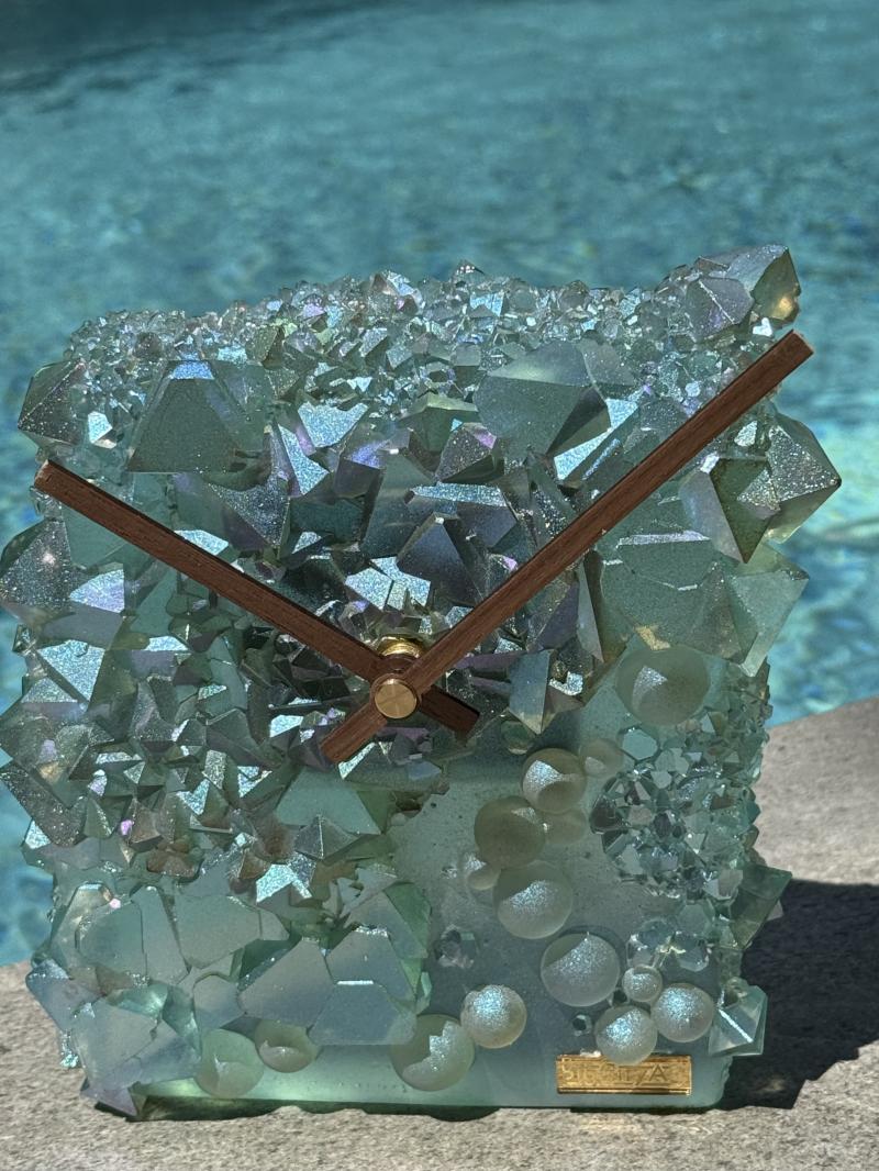 111 Epoxy table clock