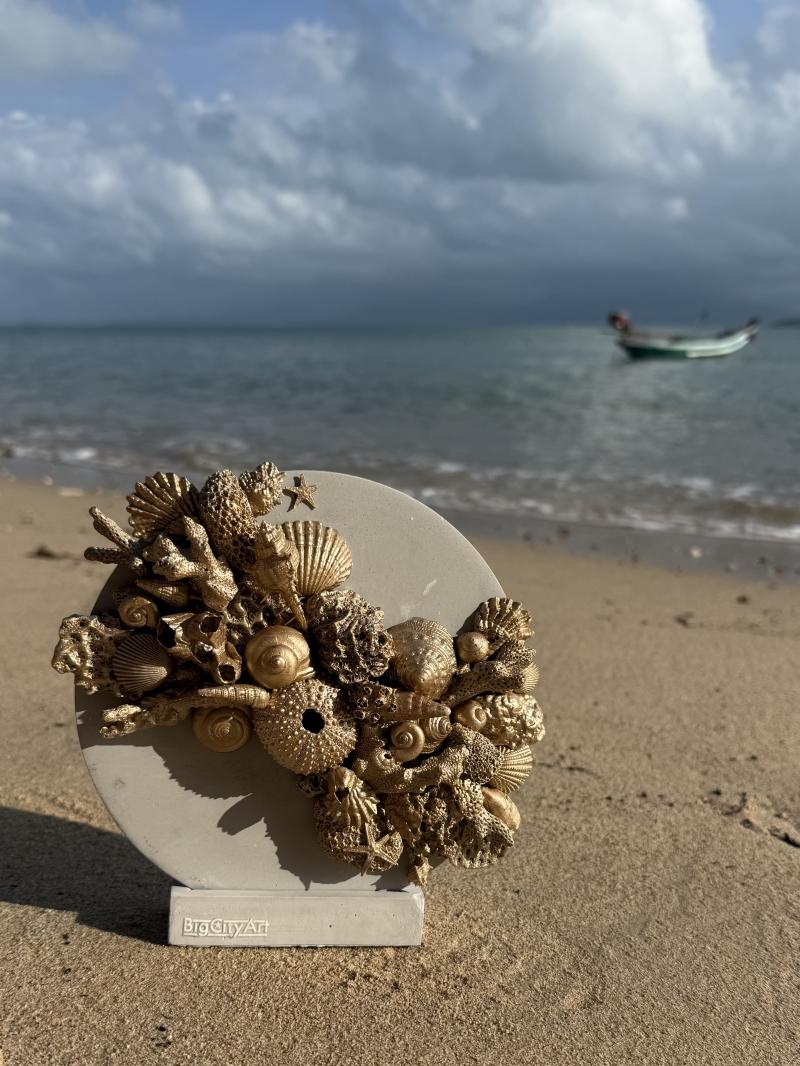 113 Art object made of plaster and shells from Samui