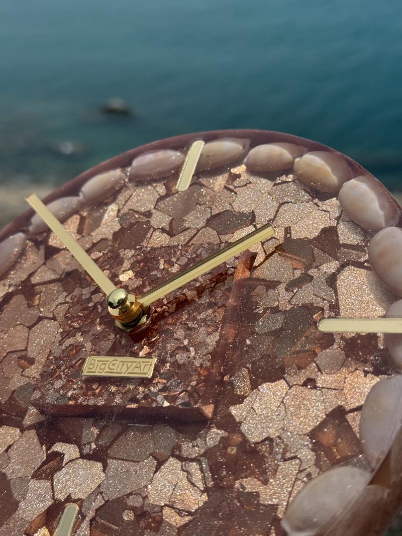 157 Table clock